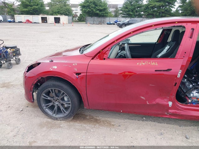 7SAYGDEE2RF201815 Tesla Model Y