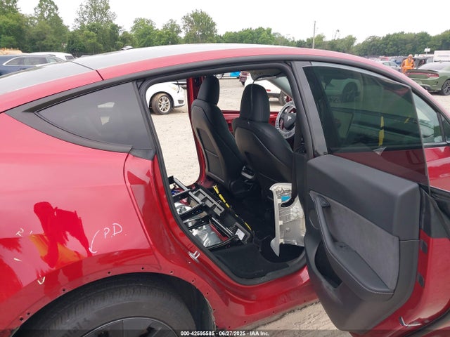 7SAYGDEE2RF201815 Tesla Model Y