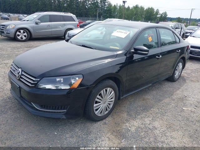 Volkswagen 2014 2014 1VWAP7A33EC025978 Image 2