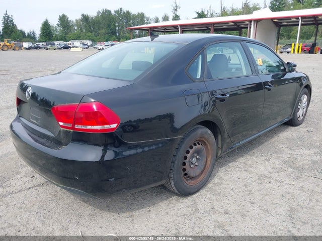 Volkswagen 2014 2014 1VWAP7A33EC025978 Image 4