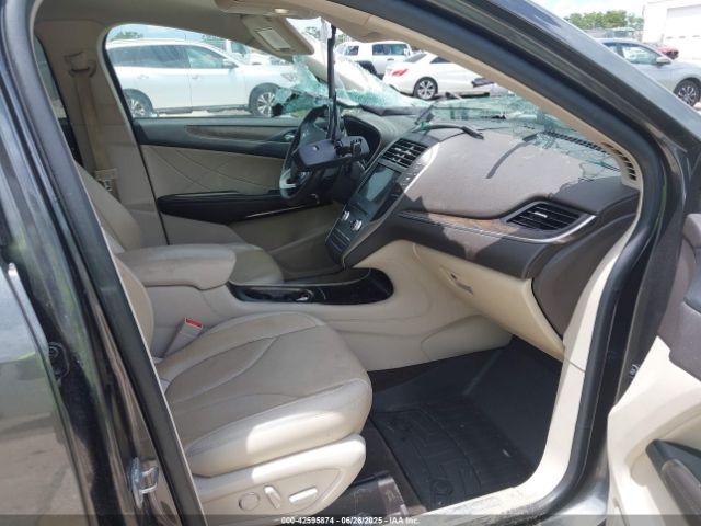 2019 LINCOLN MKC 5LMCJ3C99KUL03532 Photo 4