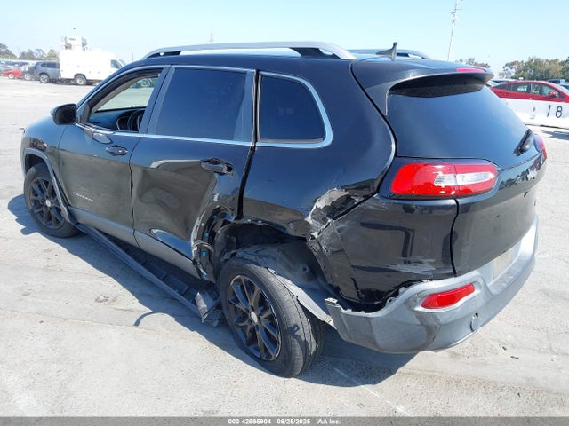 1C4PJLCS7GW107676 Jeep Cherokee