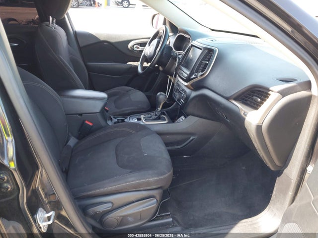 1C4PJLCS7GW107676 Jeep Cherokee