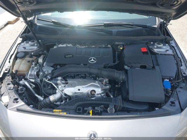 WDD3G4EB5KW001936 Mercedes-Benz m260