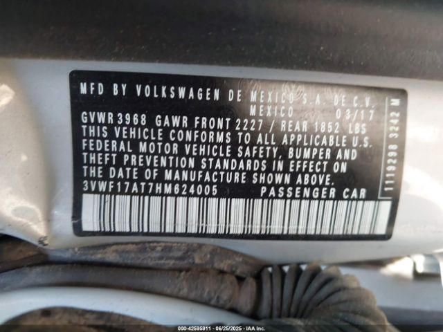 2017 VOLKSWAGEN BEETLE 3VWF17AT7HM624005 Photo 8