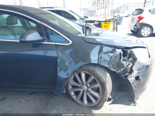 1G4PP5SK6E4104901 Buick lea