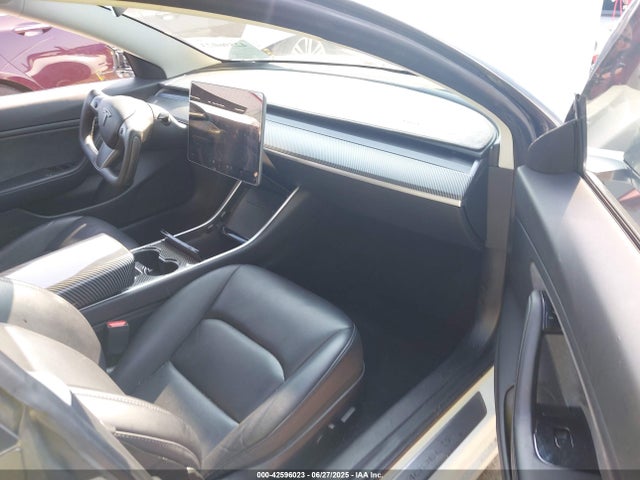 2019 TESLA MODEL 3 5YJ3E1EB1KF452686 Photo 4