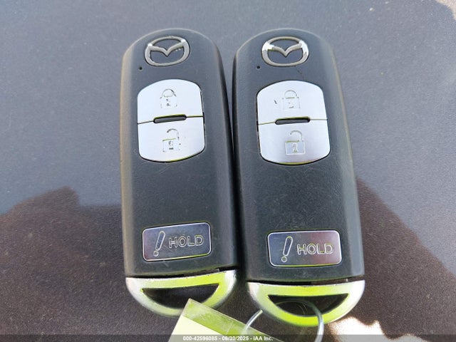 3MZBN1L35JM182117 Mazda py