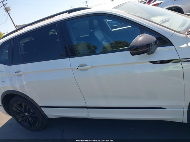 Volkswagen Tiguan 2022 3VVCB7AX0NM124609 Image 14