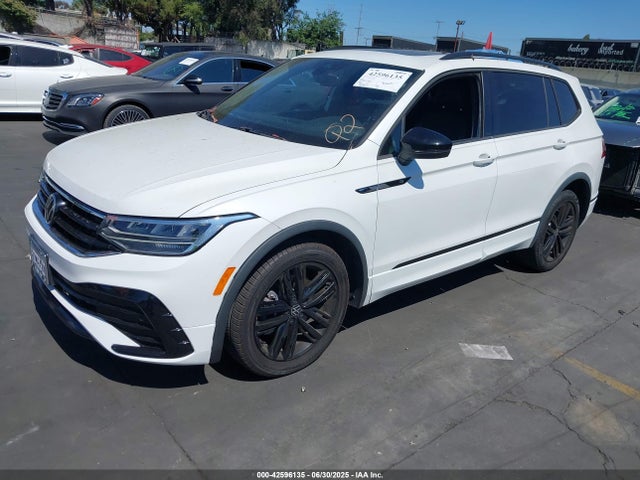 Volkswagen Tiguan 2022 3VVCB7AX0NM124609 Image 2