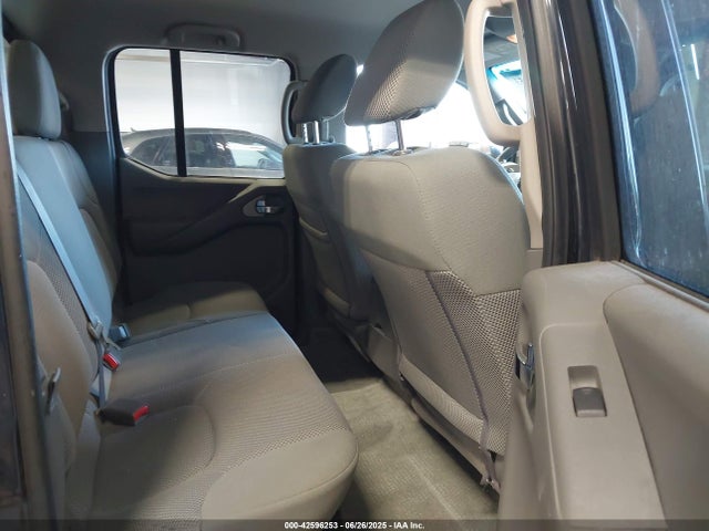 1N6AD0EV6FN735426 Nissan 2015
