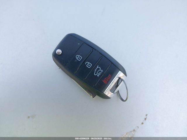 KNDMA5C13H6273443 KIA 2017