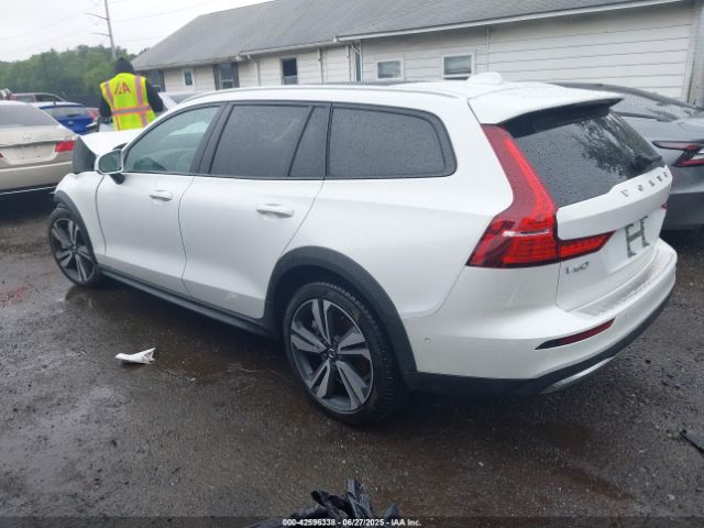 2024 VOLVO V60 CROSS COUNTRY YV4L12WY3R2141307 Photo 2