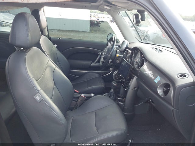 2006 MINI COOPER S WMWRE33536TJ37021 Photo 4