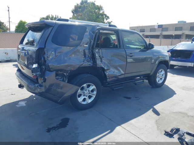 2023 TOYOTA 4RUNNER JTEEU5JR7P5301992 Photo 3