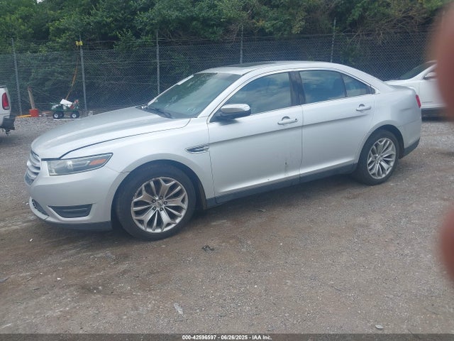 Ford 2015 2015 1FAHP2F82FG171460 Image 2