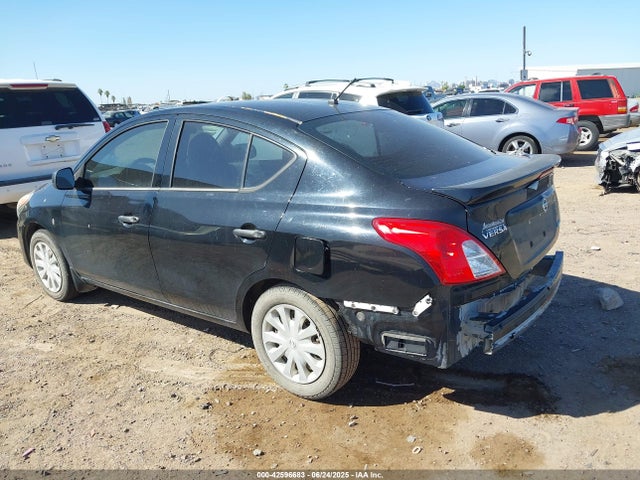 3N1CN7AP4FL938911 Nissan 2015