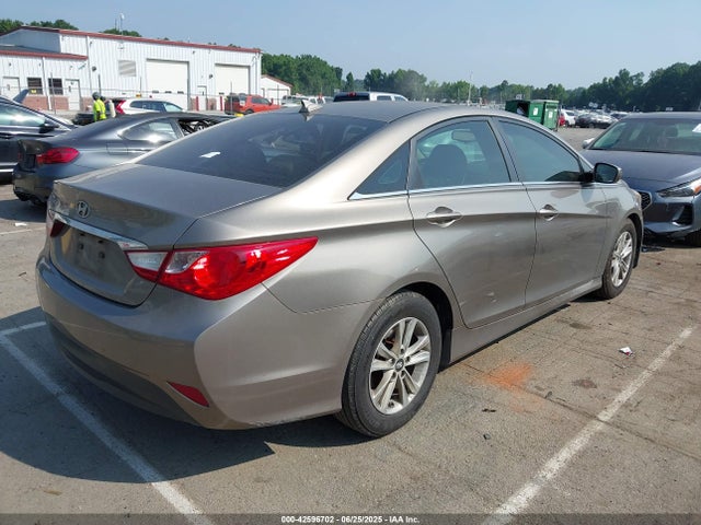 5NPEB4AC1EH909763 Hyundai gamma