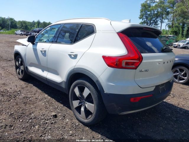 2019 VOLVO XC40 YV4162XZXK2018433 Photo 2