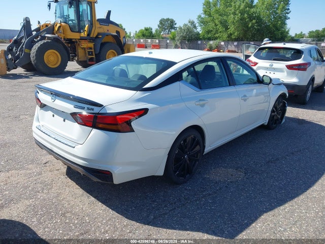Nissan 2022 2022 1N4BL4CV1NN414838 Image 4