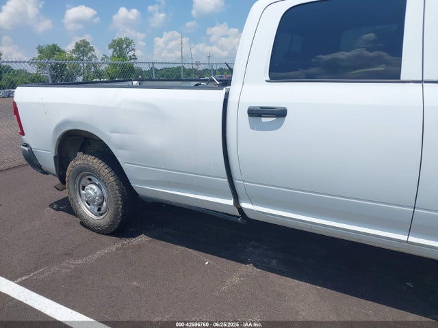 3C6UR4HJ5NG389157 RAM 2500