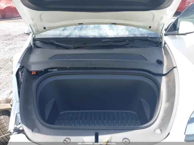 2021 TESLA MODEL Y 5YJYGDEE1MF244922 Photo 9