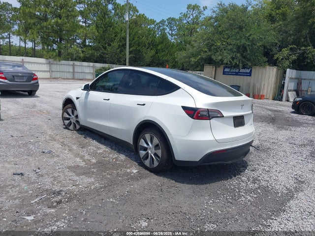 2021 TESLA MODEL Y 5YJYGDEE1MF244922 Photo 2