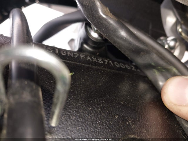 JS1GN7FAXS7100622 Suzuki N738