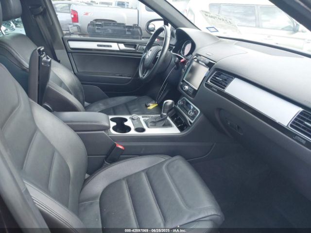 2014 VOLKSWAGEN TOUAREG WVGDP9BP5ED005024 Photo 4