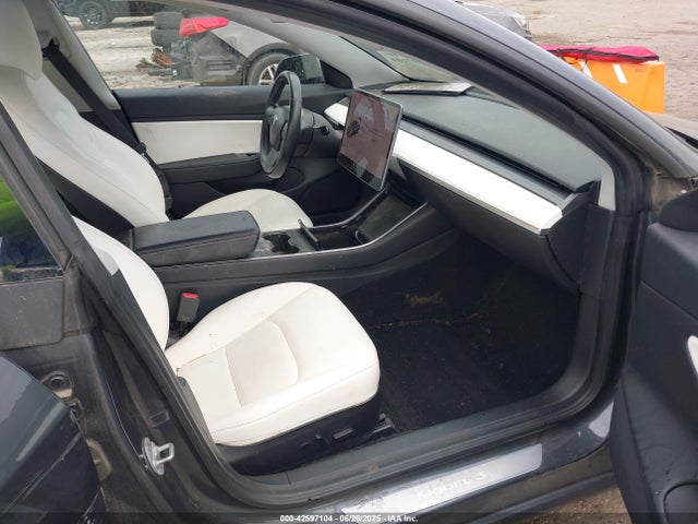 2018 TESLA MODEL 3 5YJ3E1EB7JF181101 Photo 4