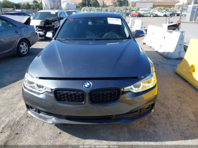 WBA8E1G59JNU88913 BMW 320i