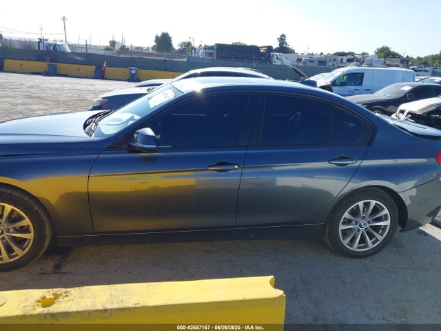 WBA8E1G59JNU88913 BMW 320i