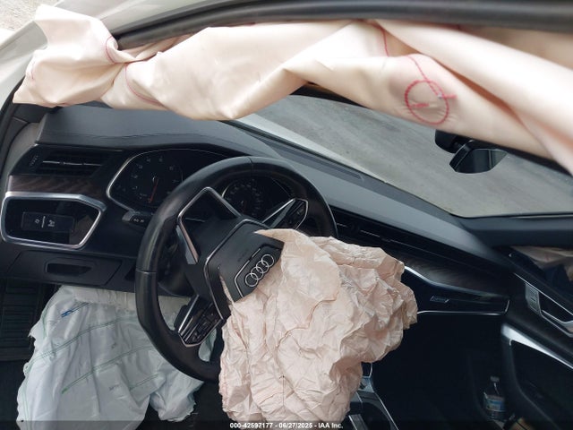 WAUD8AF22KN126484 Audi 2.0t