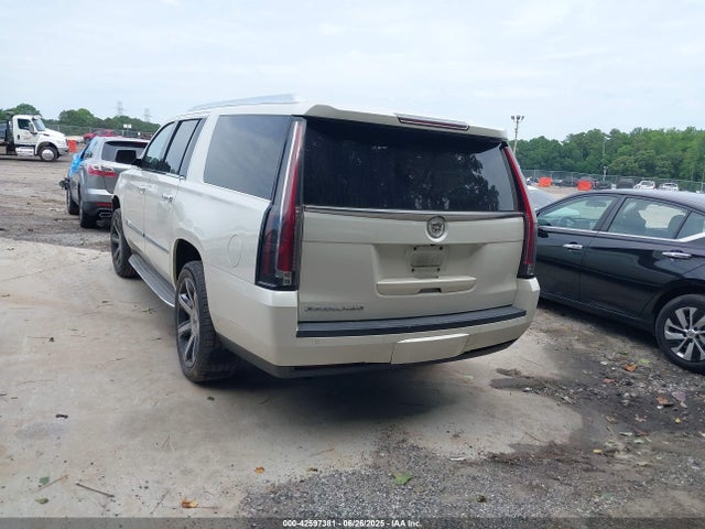 2015 CADILLAC ESCALADE ESV 1GYS3HKJ0FR179756 Photo 2