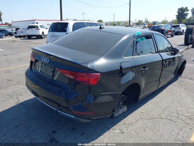 2017 AUDI A3 WAUAUGFF9H1080723 Photo 3