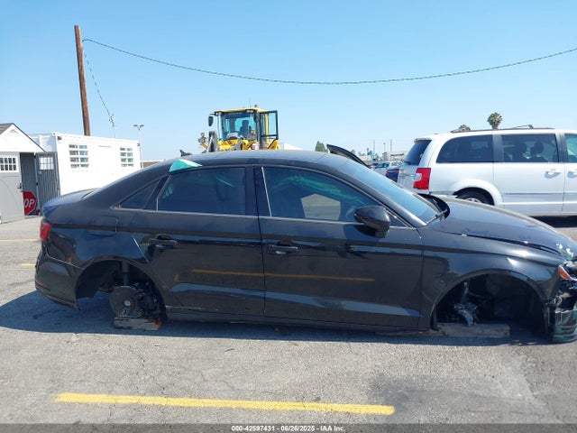 2017 AUDI A3 WAUAUGFF9H1080723 Photo 5