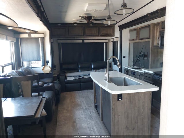 5SFSG4220KE404851 Heartland Gateway 5th Wheel 44&#039;