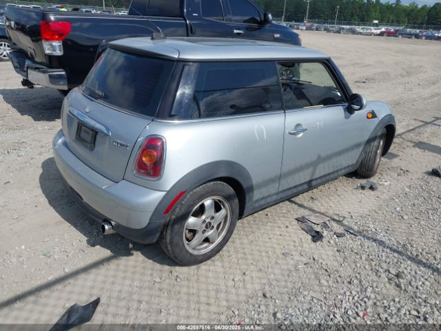 2010 MINI COOPER WMWMF3C52ATZ21447 Photo 3