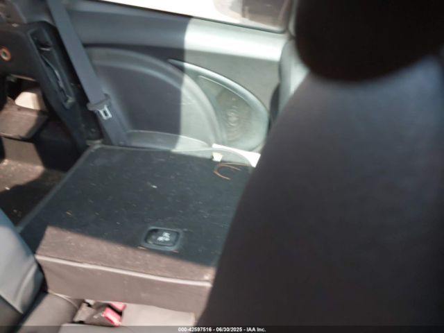 2010 MINI COOPER WMWMF3C52ATZ21447 Photo 7
