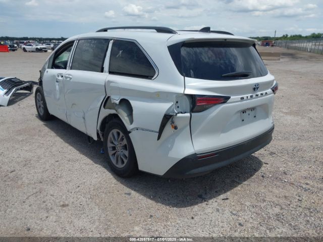 2022 TOYOTA SIENNA 5TDYRKEC1NS109773 Photo 2