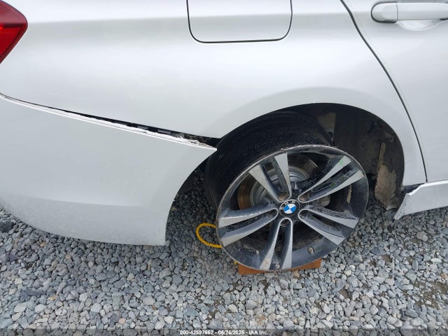 WBA8B9C54JEE81089 BMW 330I