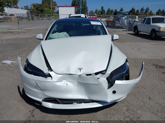 5YJ3E1EA3RF871902 Tesla MODEL 3