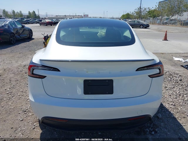 5YJ3E1EA3RF871902 Tesla MODEL 3