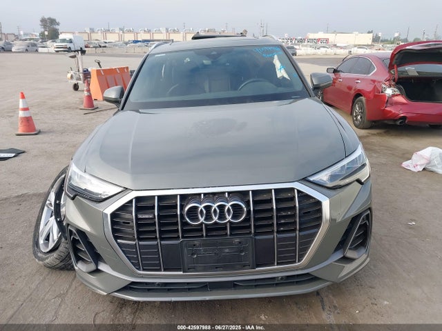 WA1DECF36L1036158 Audi Q3