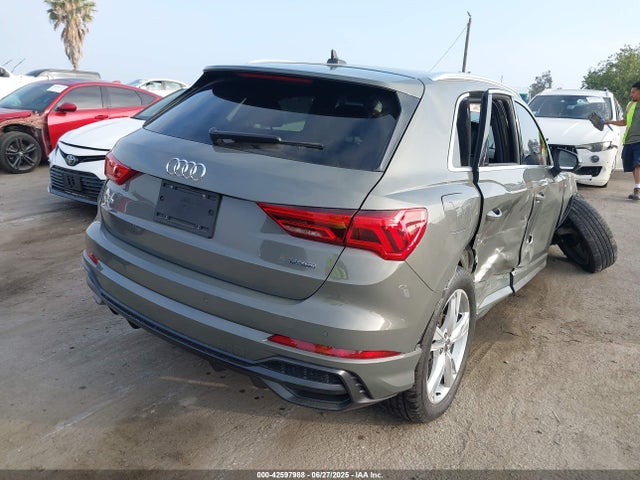 WA1DECF36L1036158 Audi Q3