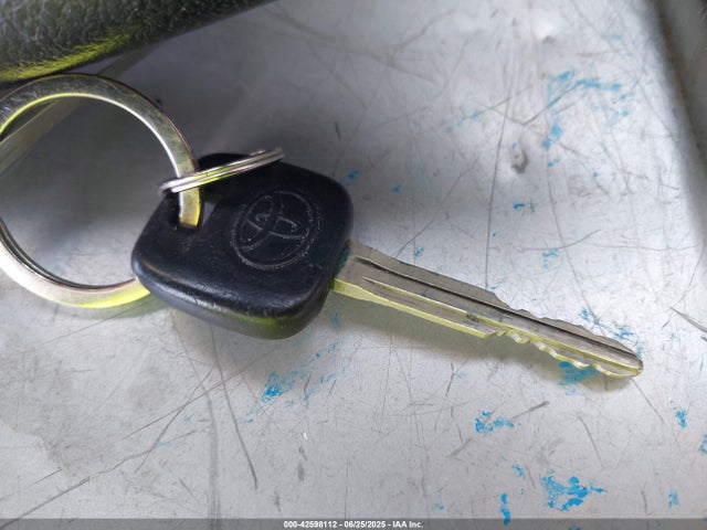 VNKKTUD30HA083941 Toyota 1nz-fe