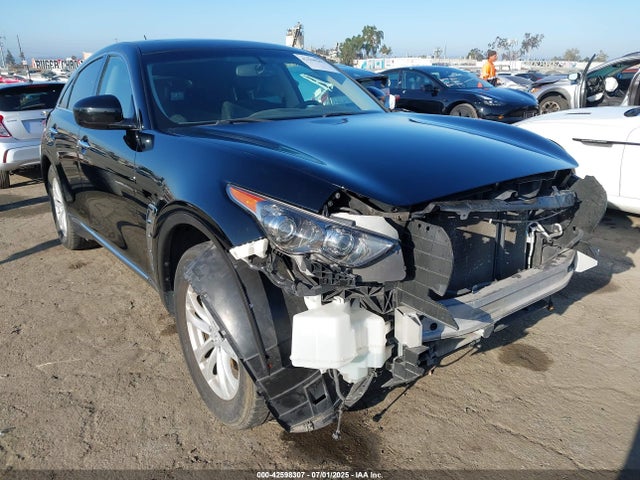 Infiniti 2015 2015 JN8CS1MUXFM381615 Image 1