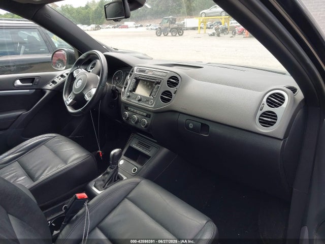 WVGBV7AXXFW537765 Volkswagen 2015
