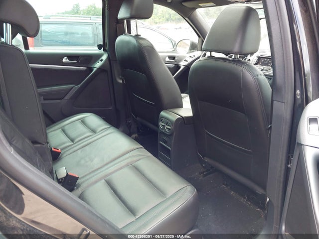WVGBV7AXXFW537765 Volkswagen 2015