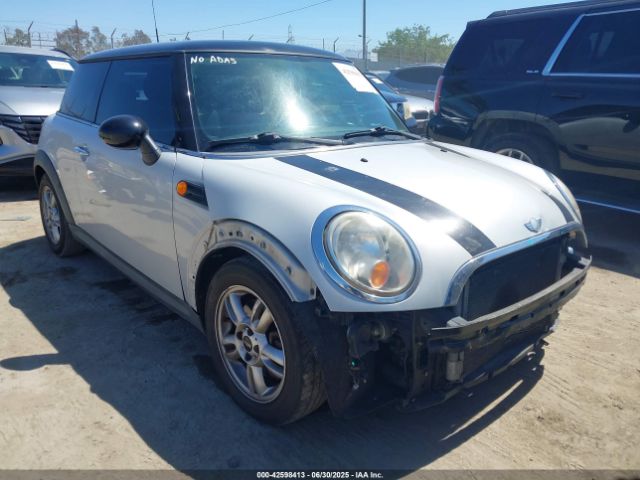 2011 MINI COOPER WMWSU3C58BT252163